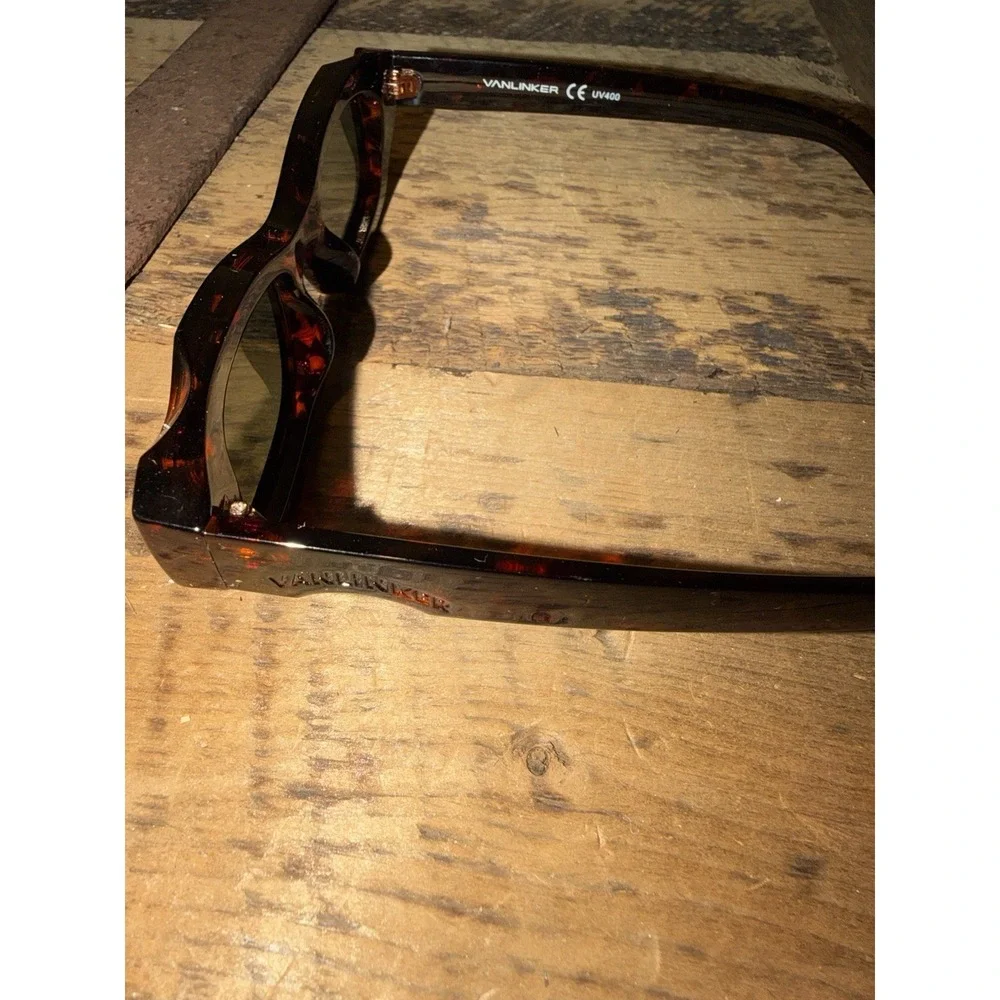 VANLINKER Tortoise Rectangle polarized Sunglasses Women Retro 90s Trendy UV400